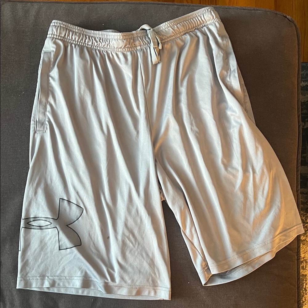 Under Armour Men's Light Gray Athletic Shorts
